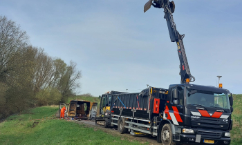 voertuig brand met onbekende chemische stof